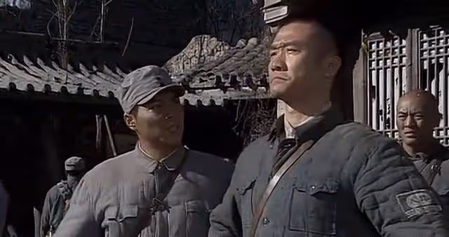 同樣是二營長的義大利炮,兩版亮劍卻天差地別,新版猶如紙糊片