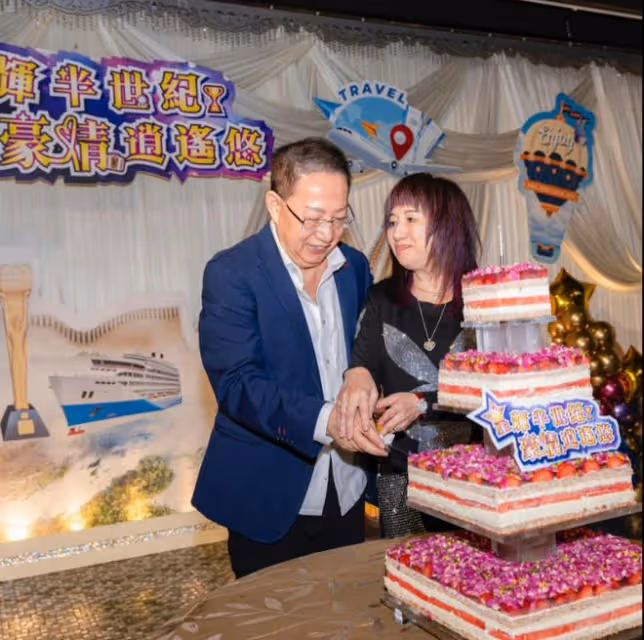 TVB金牌監製宣布榮休！視帝影帝上百藝人到賀，台慶都沒這排場