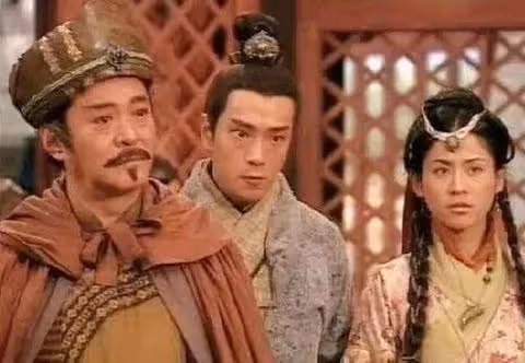 前TVB男星內地開餐廳,亮相短劇蒼老許多,與內地妻結婚12年恩愛依舊