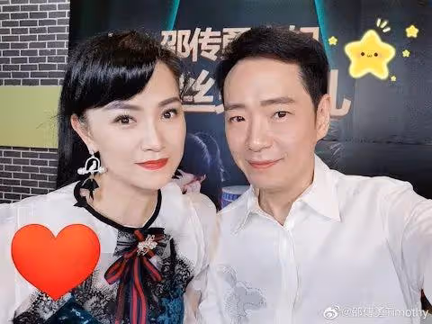 前TVB男星內地開餐廳,亮相短劇蒼老許多,與內地妻結婚12年恩愛依舊
