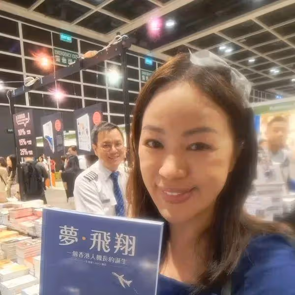 TVB女藝人飛機師哥哥出書全家支持，曾打散工資助其追夢：是應該的