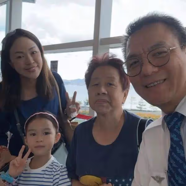 TVB女藝人飛機師哥哥出書全家支持，曾打散工資助其追夢：是應該的