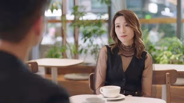 TVB花旦堅守娘家不離巢努力爭視後,43歲單身不急結婚,自爆擇偶條件
