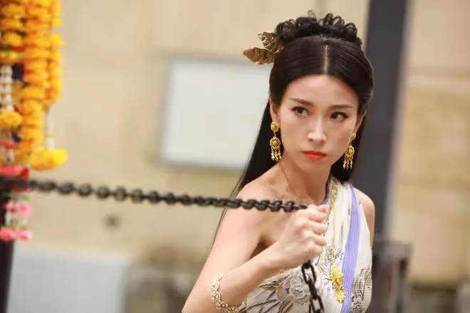 TVB花旦堅守娘家不離巢努力爭視後,43歲單身不急結婚,自爆擇偶條件