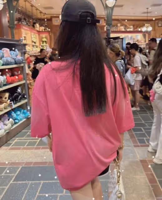 李湘曬王詩齡的暑期日常,在迪士尼散發青春活力,小公主變漂亮了