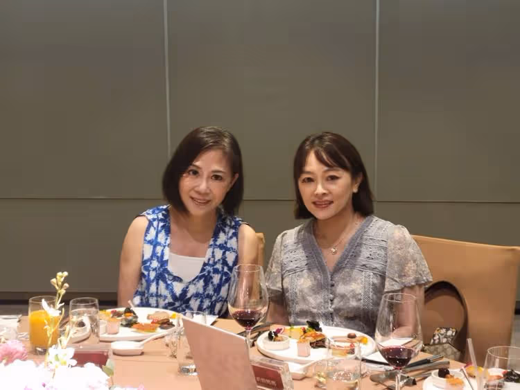 小彤出席婚禮有洋蔥！小姑嫁女兒　曾願為3度流產的她代孕