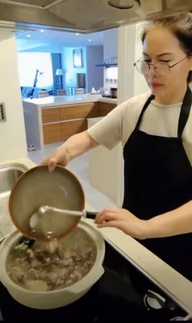 大S帶孩子在韓國過暑假,保姆在台北豪宅里跳舞,生活很愜意