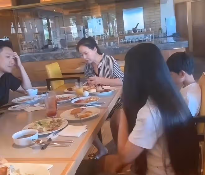 大S帶孩子在韓國過暑假,保姆在台北豪宅里跳舞,生活很愜意
