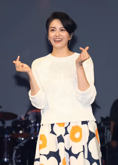 梁詠琪婚後在家搞失蹤　手拎12件「無價之寶」抵台　