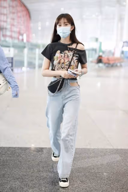 孟子義雖然看著臉挺瘦的，但身上還挺有肉，穿禮服裙讓人移不開眼