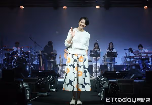 梁詠琪半年內二度來台開唱! 48歲凍齡美貌超驚人