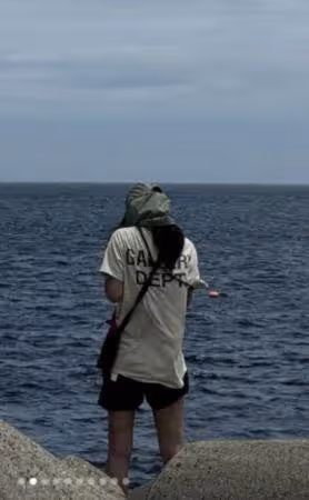 危險!少時俞利躺在防波堤上拍照 遭批「不良示範」急刪照片
