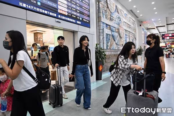 《社內相親》人氣女星在台灣 飯店錄颱風驚人威力:大家還好嗎?