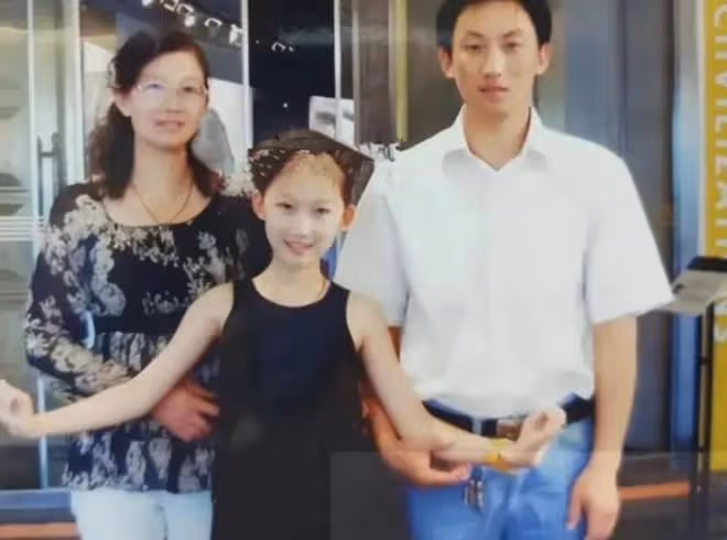 7年前，那個把自己整容成「真人芭比」的網紅迪麗拉如今後悔嗎？