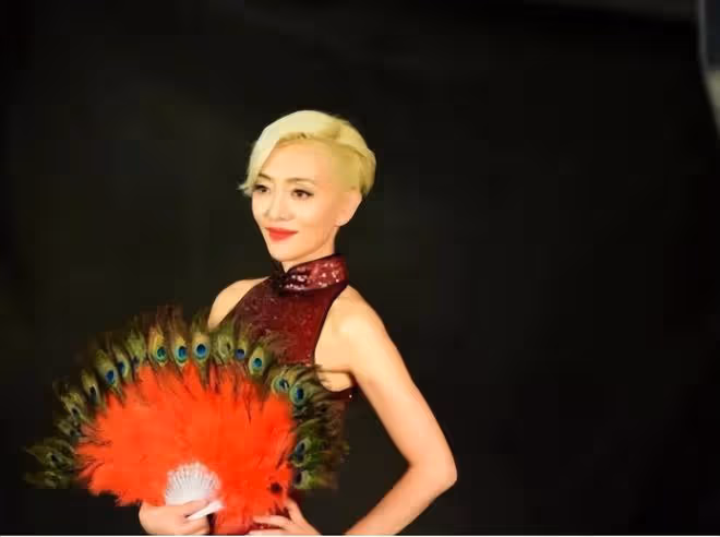 7年前,那個把自己整容成「真人芭比」的網紅迪麗拉如今後悔嗎?