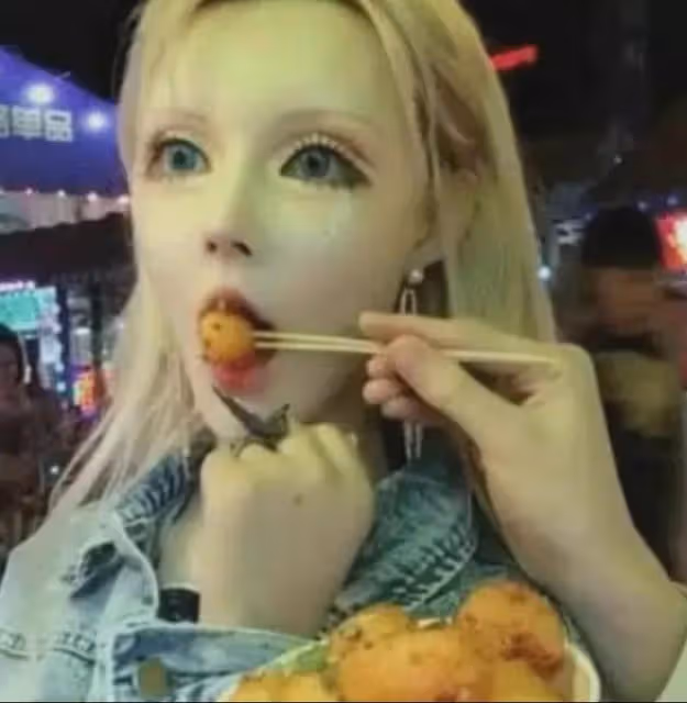 7年前,那個把自己整容成「真人芭比」的網紅迪麗拉如今後悔嗎?