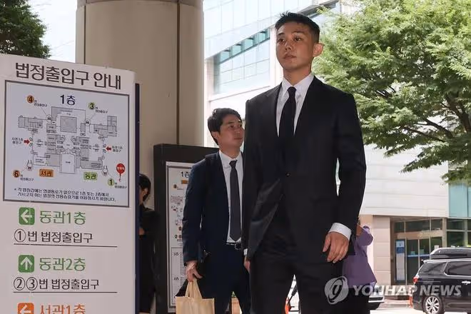 才剛開完庭沒幾天…..吸毒影帝被爆性侵小8歲同性！
