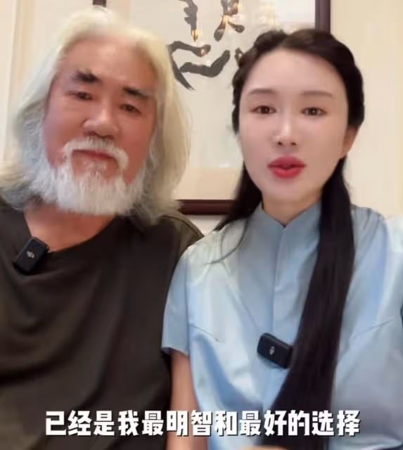 張紀中陪杜星霖回娘家,大熱天爬花果山,給孩子們講西遊故事