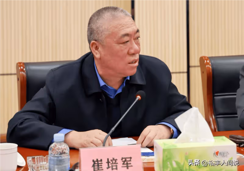 河南富豪崔培軍山西豪宅曝光!餐廳內放大量書籍,庭院古樸且奢華