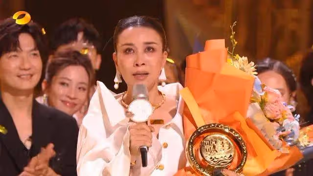 《歌手》總決賽那英奪冠勝之不武!凡希亞孫楠輸給黑幕?