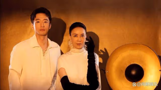 歌手總決賽:那英吃了回春丹,《鮮花》舞台燃炸了,那姐唱哭了!