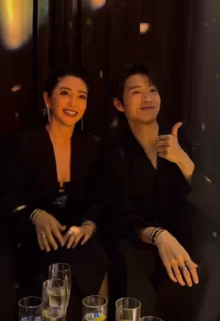 李冰冰魏大勛同框似豪門姐弟！氣質矜貴優雅好養眼