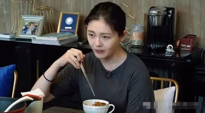 大S的輿論又遭衝擊?馬筱梅曬出的照片,使大S的輿論變得更尷尬!