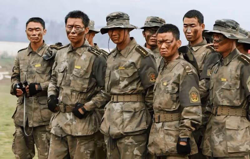 《解密》首映禮,張譯王寶強陳思誠同框,夢回《士兵突擊》了