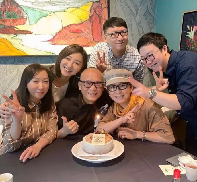 TVB花旦高海寧為母慶生,兩母女戴12萬勞力士,一家合照太幸福