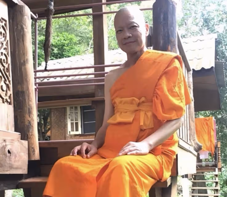 香港男星洪朝豐行蹤成謎,兩度患癌剃度出家,公開承認喜歡同性