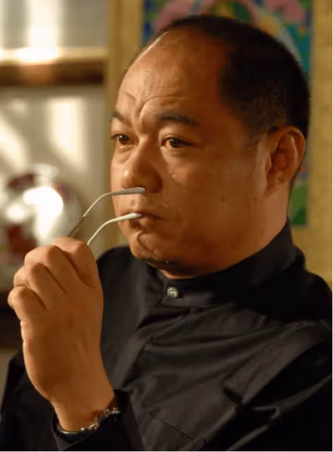 演員趙君:前妻鄭衛莉帶孩子嫁杜淳父親,離婚22年後,61歲仍單身