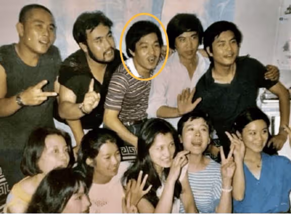演員趙君：前妻鄭衛莉帶孩子嫁杜淳父親，離婚22年後，61歲仍單身