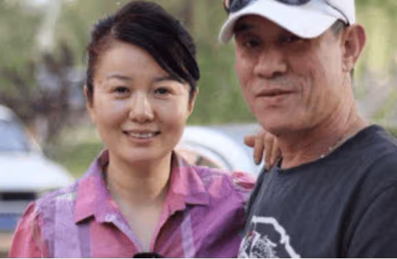 演員趙君:前妻鄭衛莉帶孩子嫁杜淳父親,離婚22年後,61歲仍單身
