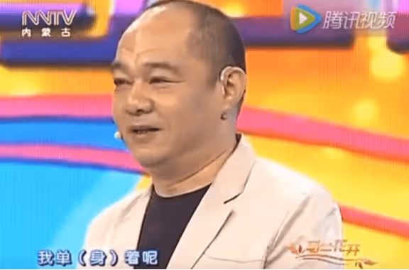 演員趙君:前妻鄭衛莉帶孩子嫁杜淳父親,離婚22年後,61歲仍單身