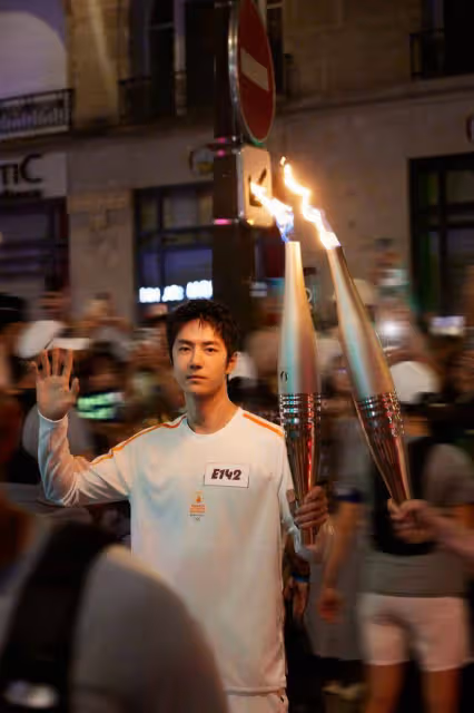王一博黑粉公開致歉,其承認發布的朋友圈文案措辭偏激