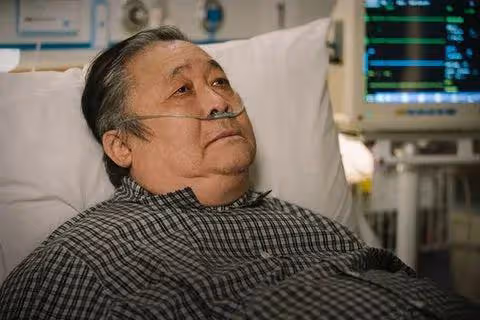 76歲TVB老戲骨成功減30磅想再拍劇，有位心善花旦幫助安排按摩助消腫