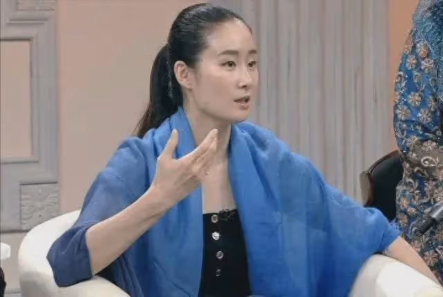 事實證明,離開趙本山16年的「王小蒙」,早已走向了另一條大道
