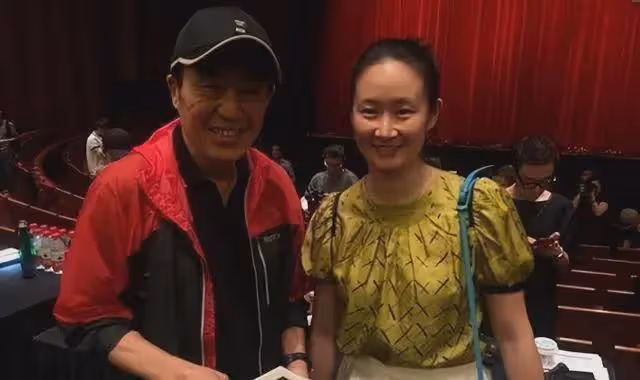 事實證明,離開趙本山16年的「王小蒙」,早已走向了另一條大道