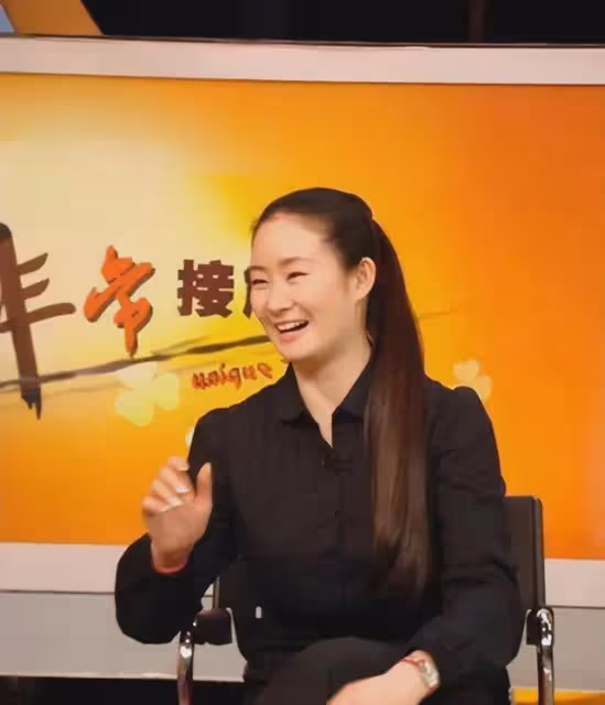 事實證明,離開趙本山16年的「王小蒙」,早已走向了另一條大道