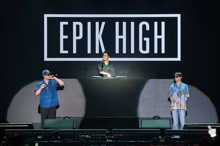Epik High來台開唱全場「比中指」！Tablo秀中文自爆屁股痛