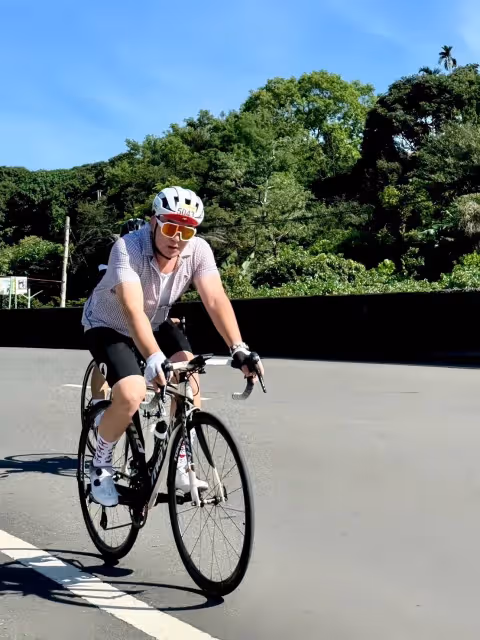 女星段慧琳力邀同門師兄挑戰單車百K　洪毛「最硬通告，沒有之一」