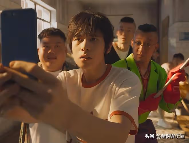《異人之下》票房炸了,打了多少資本的臉?烏爾善這次又賭對了