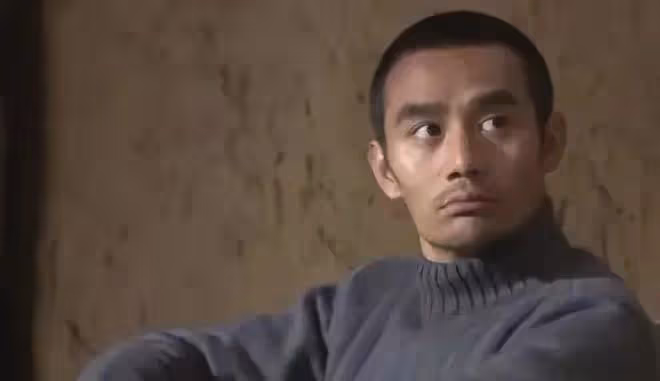 42歲王凱的現狀:無兒無女,父親已去世,有一妹妹天天催婚