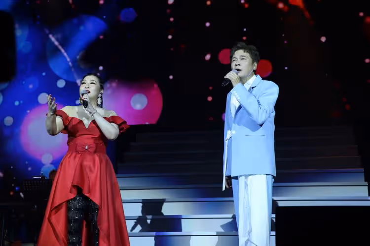 張秀卿爆乳告白金曲歌王 洪榮宏驚問：以前長很水現在怎麼變這樣