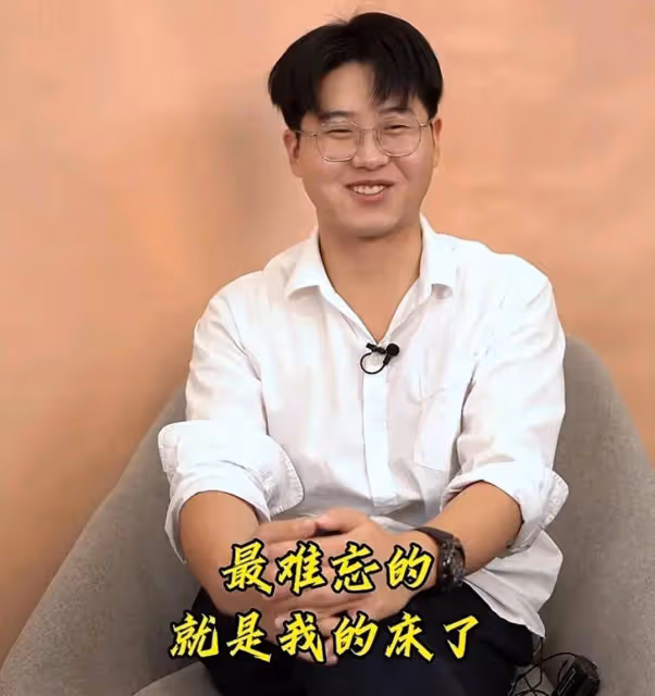 前線吃瓜!孫卓口音變了,打扮廳里廳氣,很會說話像極了孫海洋