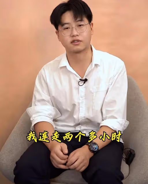 前線吃瓜!孫卓口音變了,打扮廳里廳氣,很會說話像極了孫海洋