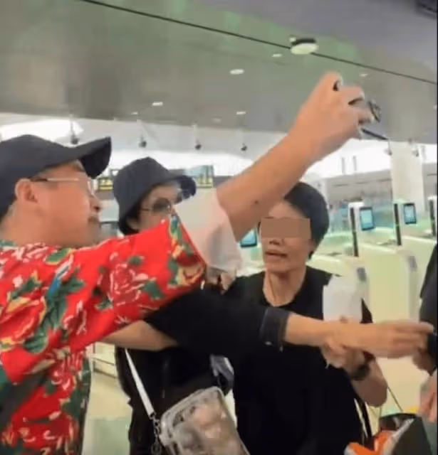 香港女星機場被男人破口大罵!大氣回應暖哭網友!