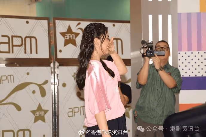 姚焯菲不好奇炎明熹合約風波一事!驚喜與MC合唱