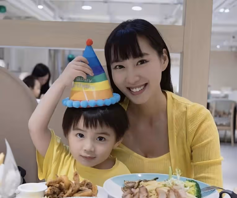 香港女星莊韻澄宣布離婚,老公為搶兒子撫養權,用隱私視頻做要挾