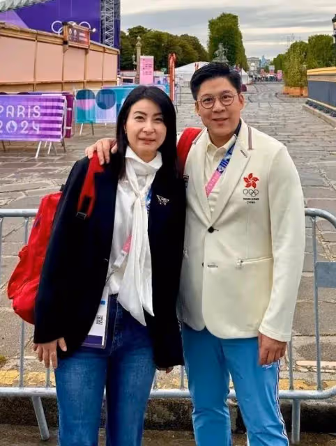郭晶晶擔任裁判長氣質超好,為年輕運動員點贊,本人超有愛